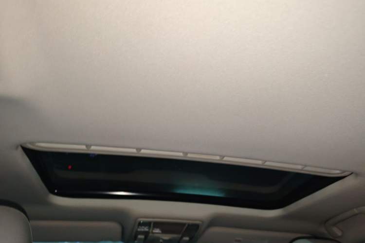 Used Hongqi H7 2013 2.0T Luxury Model Headliner