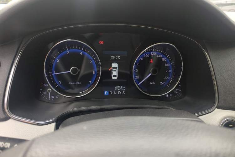Used Hongqi H7 2013 2.0T Luxury Model Instrument Cluster