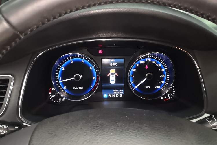 Used Hongqi H7 2013 2.0T Luxury Model Instrument Cluster