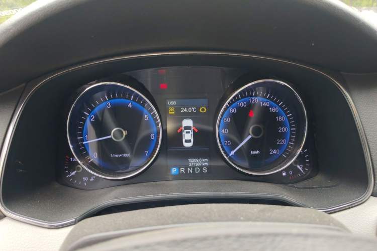 Used Hongqi H7 2013 2.0T Luxury Model Instrument Cluster