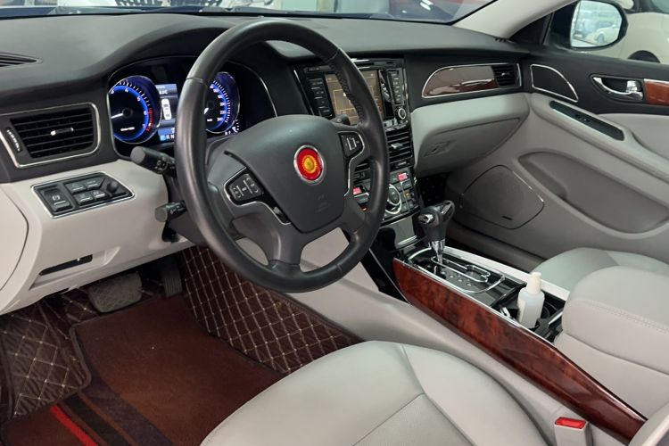 Used Hongqi H7 2013 2.5L Prestige Model Interior 1