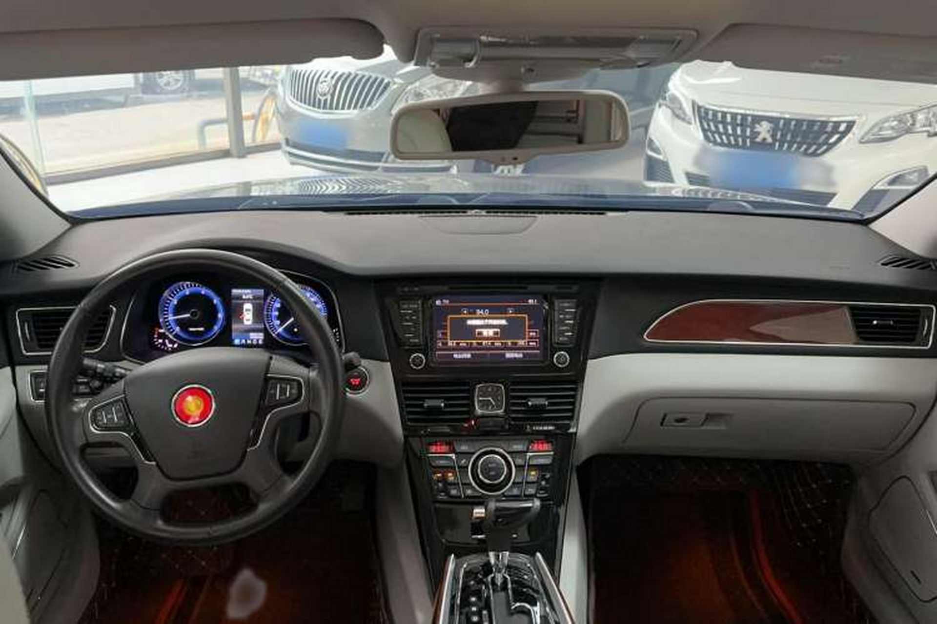 Used Hongqi H7 2013 2.5L Prestige Model Interior 2