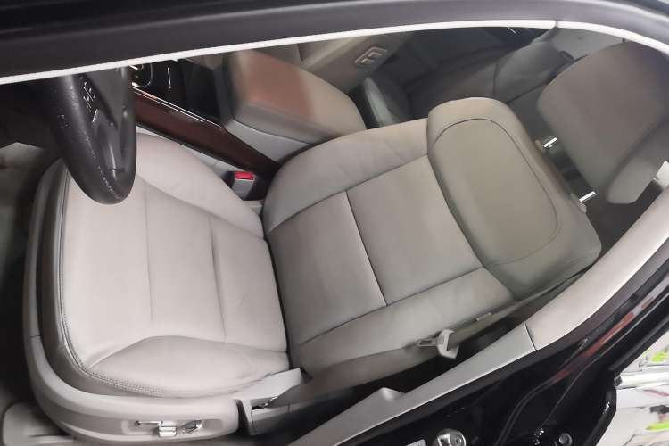 Used Hongqi H7 2013 2.0T Luxury Model Left Front Seat