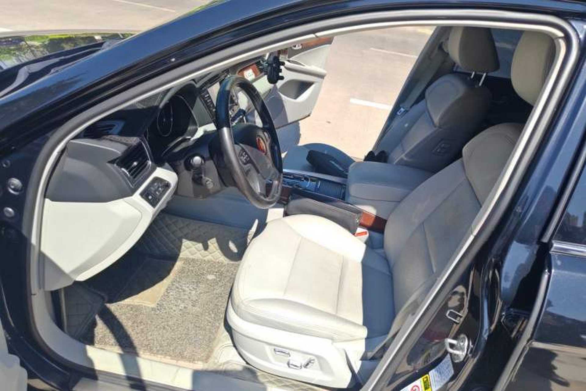 Used Hongqi H7 2013 3.0L Prestige Model Left Front Seat