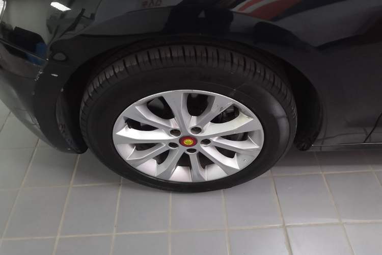 Used Hongqi H7 2013 2.0T Luxury Model Left Front Wheel Hub