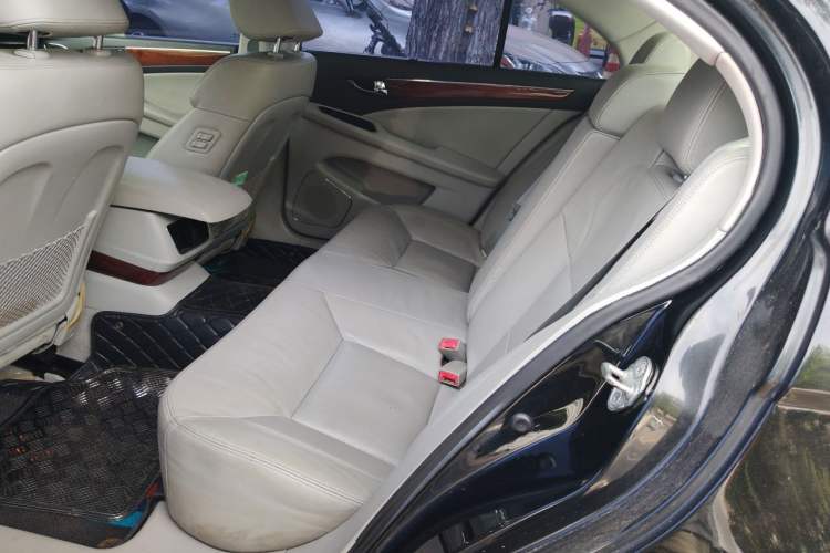 Used Hongqi H7 2013 3.0L Prestige Model Left Rear Seat