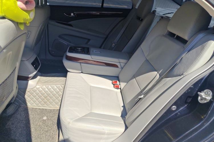 Used Hongqi H7 2013 3.0L Prestige Model Left Rear Seat