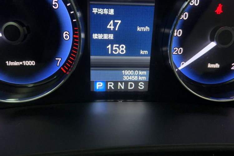 Used Hongqi H7 2013 2.5L Prestige Model Odometer Close Up