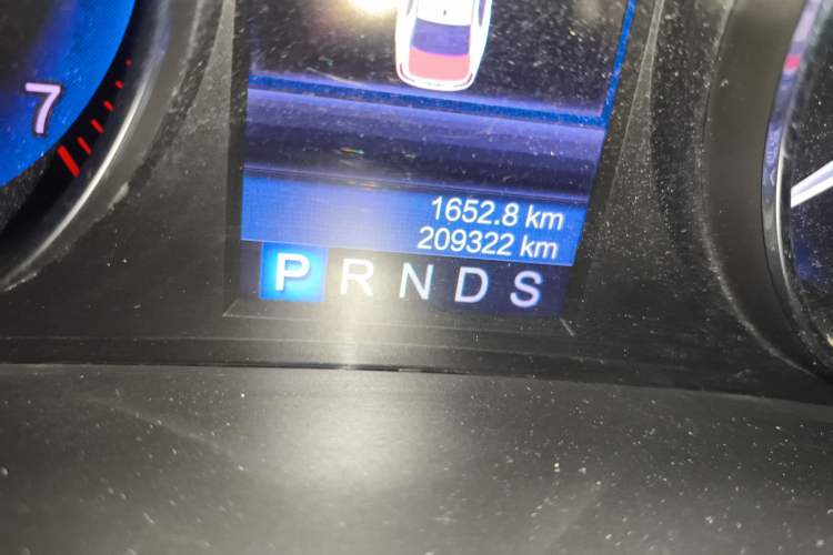 Used Hongqi H7 2013 3.0L Luxury Model Odometer Close Up