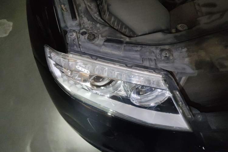 Used Hongqi H7 2013 3.0L Prestige Model Right Front Headlight