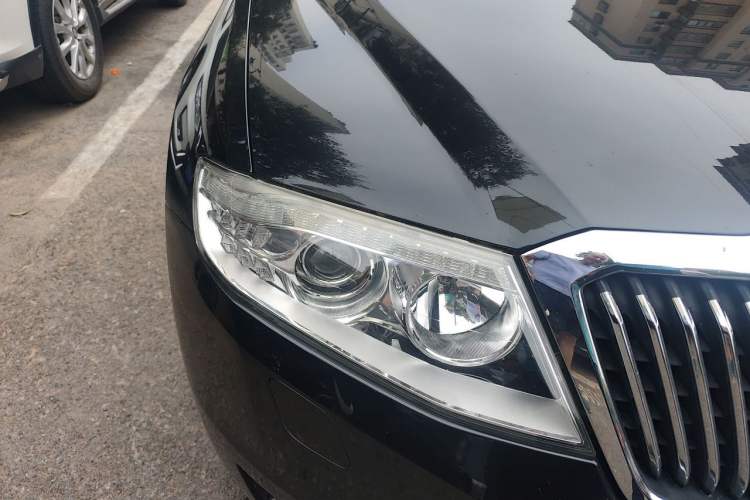 Used Hongqi H7 2013 2.0T Luxury Model Right Front Headlight