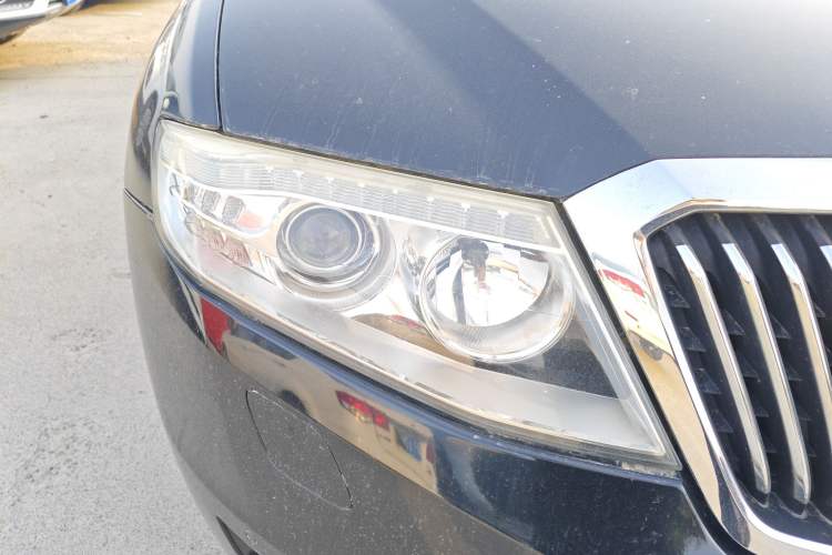 Used Hongqi H7 2013 2.0T Luxury Model Right Front Headlight