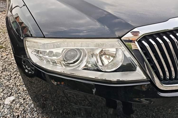 Used Hongqi H7 2013 2.0T Luxury Model Right Front Headlight