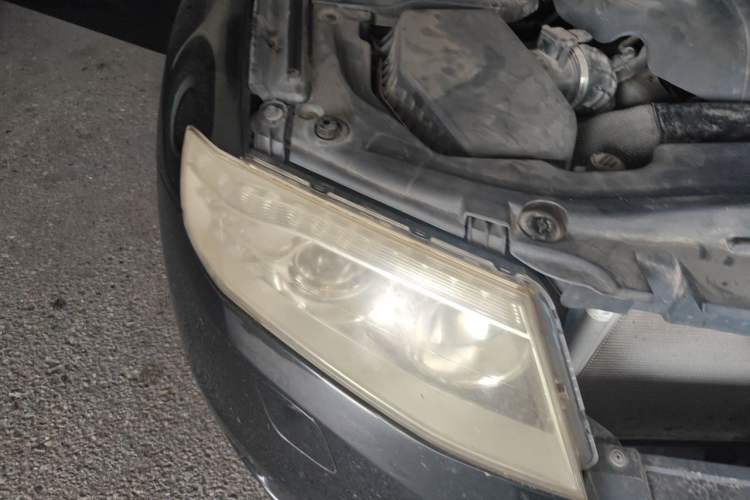 Used Hongqi H7 2013 2.0T Luxury Model Right Front Headlight