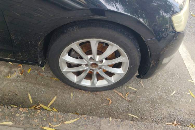 Used Hongqi H7 2013 3.0L Prestige Model Right Front Wheel Hub