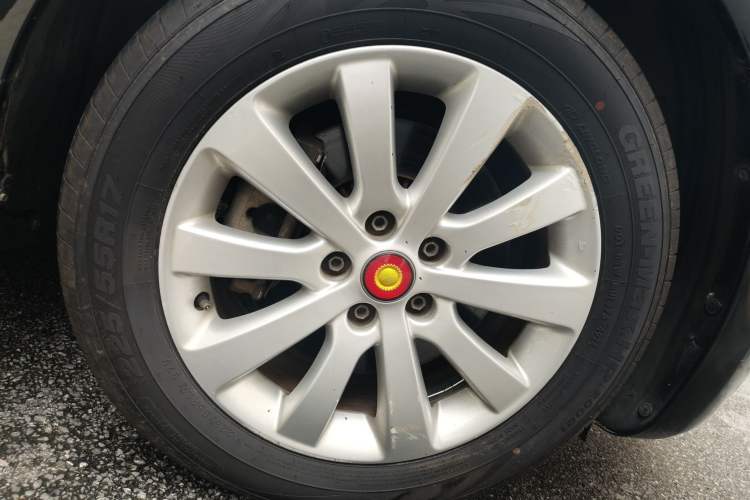 Used Hongqi H7 2013 2.0T Luxury Model Right Front Wheel Hub