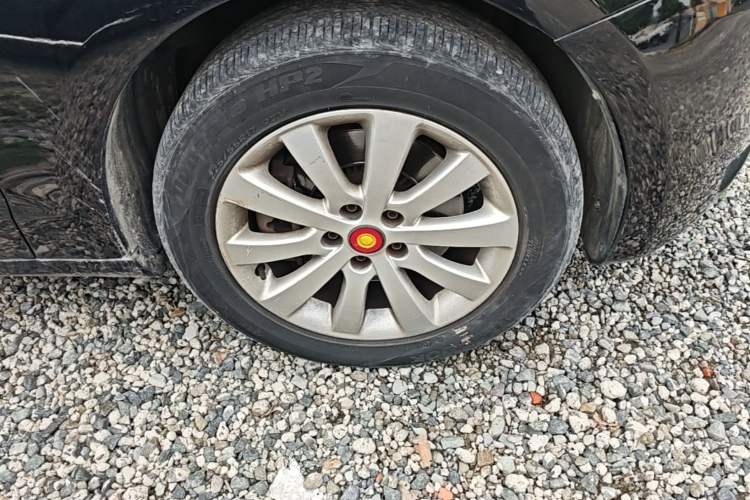 Used Hongqi H7 2013 2.0T Luxury Model Right Front Wheel Hub