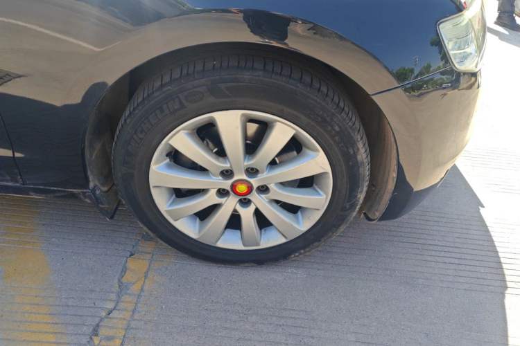 Used Hongqi H7 2013 3.0L Prestige Model Right Front Wheel Hub
