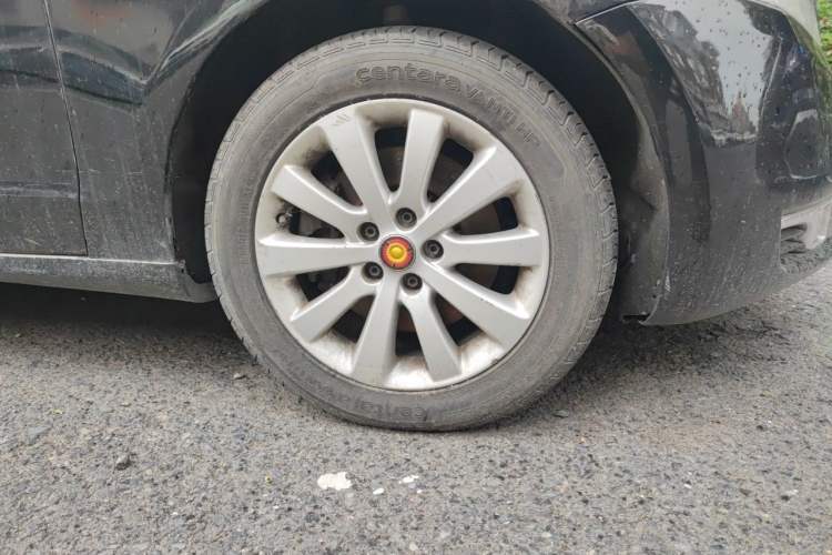 Used Hongqi H7 2013 2.5L Prestige Model Right Front Wheel Hub