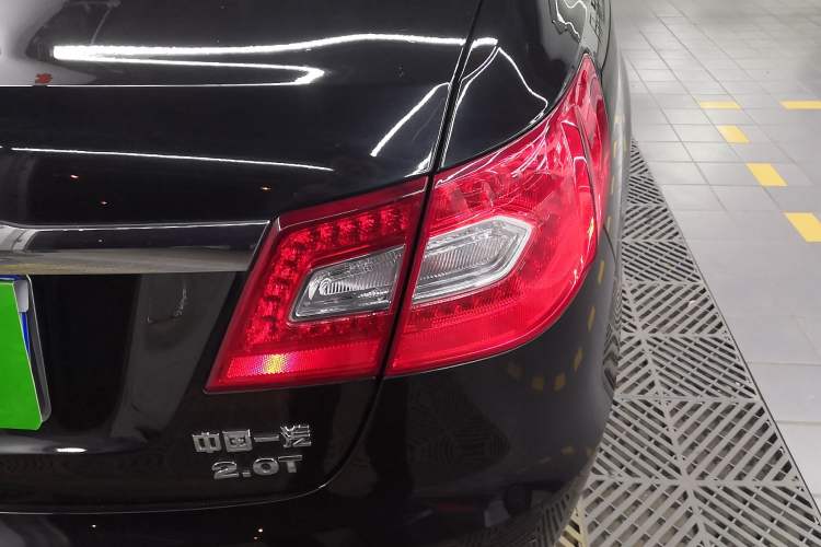 Used Hongqi H7 2013 2.0T Luxury Model Right Rear Taillight