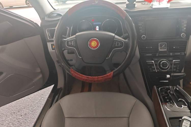 Used Hongqi H7 2013 2.0T Luxury Model Steering Wheel