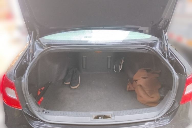 Used Hongqi H7 2013 2.0T Luxury Model Trunk