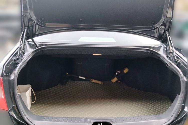 Used Hongqi H7 2013 2.0T Luxury Model Trunk