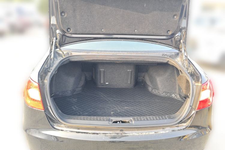 Used Hongqi H7 2013 2.0T Luxury Model Trunk