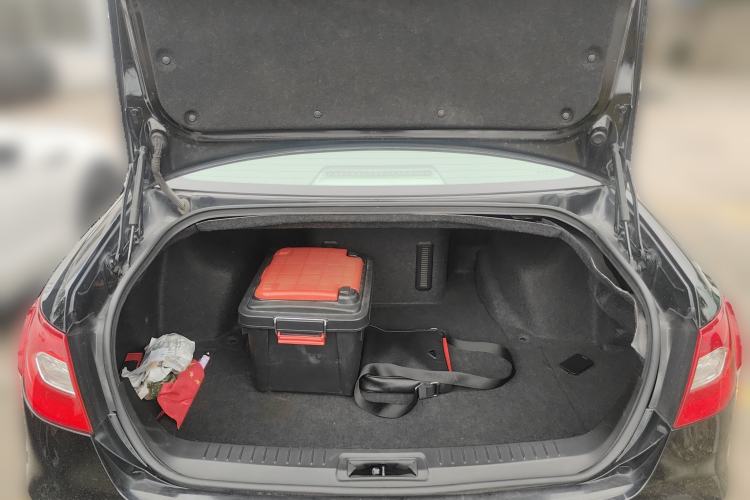Used Hongqi H7 2013 2.0T Luxury Model Trunk