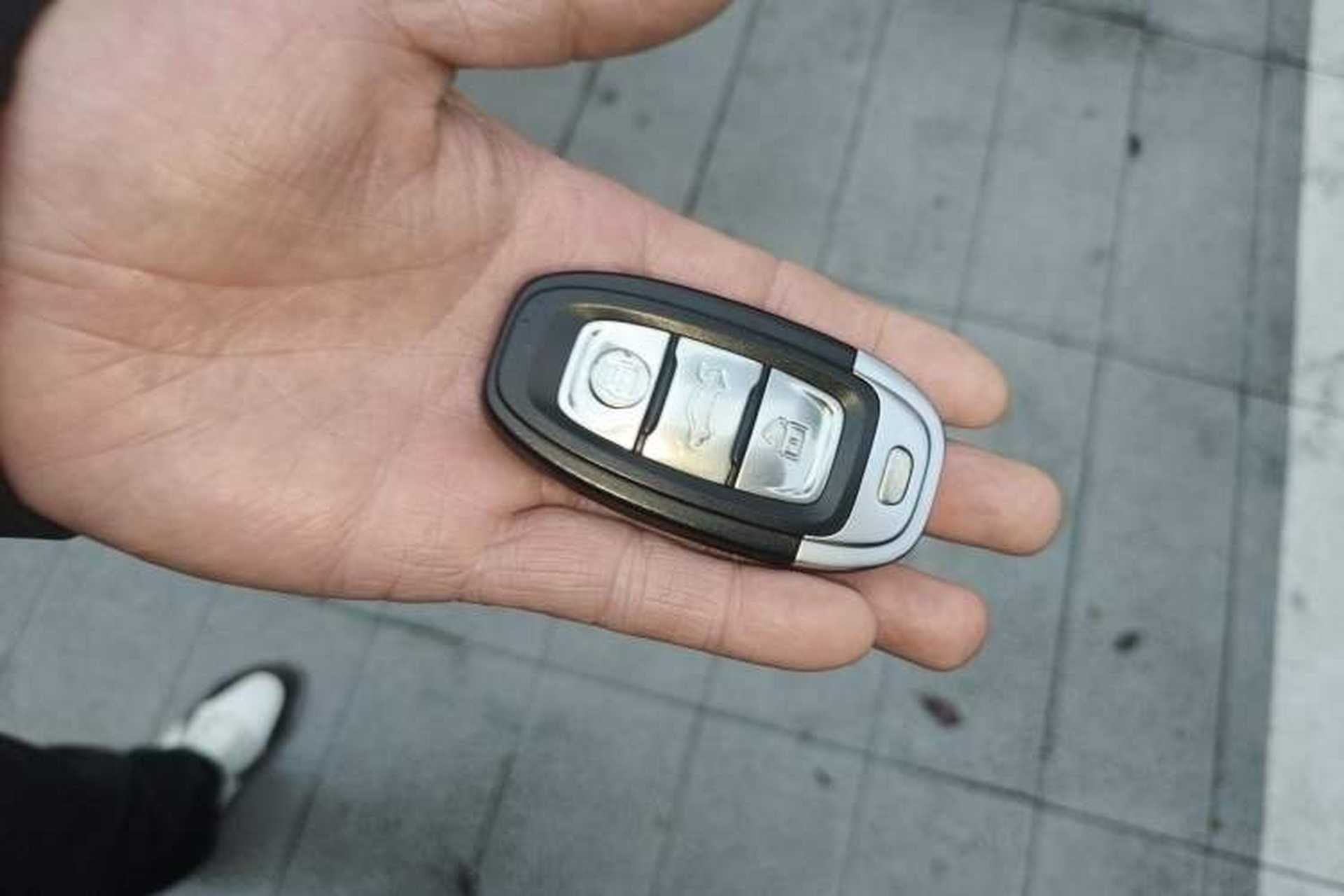 Used Hongqi H7 2013 2.0T Luxury Model Vehicle Key