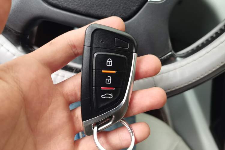Used Hongqi H7 2013 2.0T Luxury Model Vehicle Key