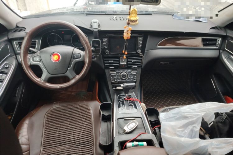 Used Hongqi H7 2015 2.0T Luxury Model Center Console