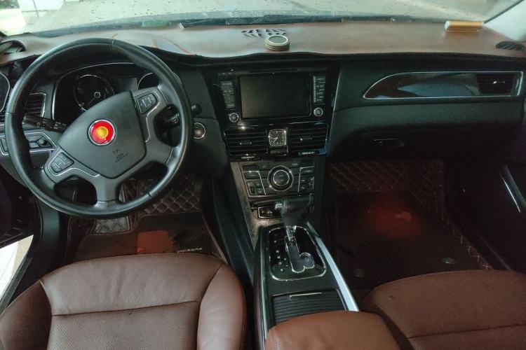 Used Hongqi H7 2015 1.8T Luxury Model Center Console