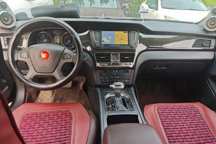 Used Hongqi H7 2015 2.0T Prestige Model Center Console