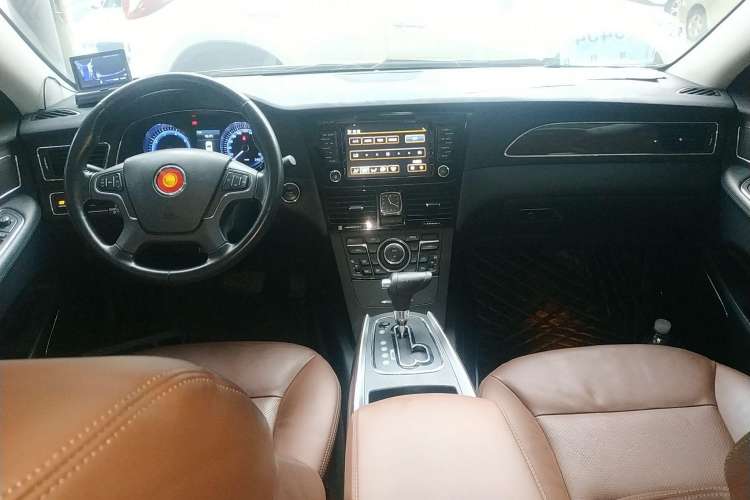 Used Hongqi H7 2015 2.0T Luxury Model Center Console