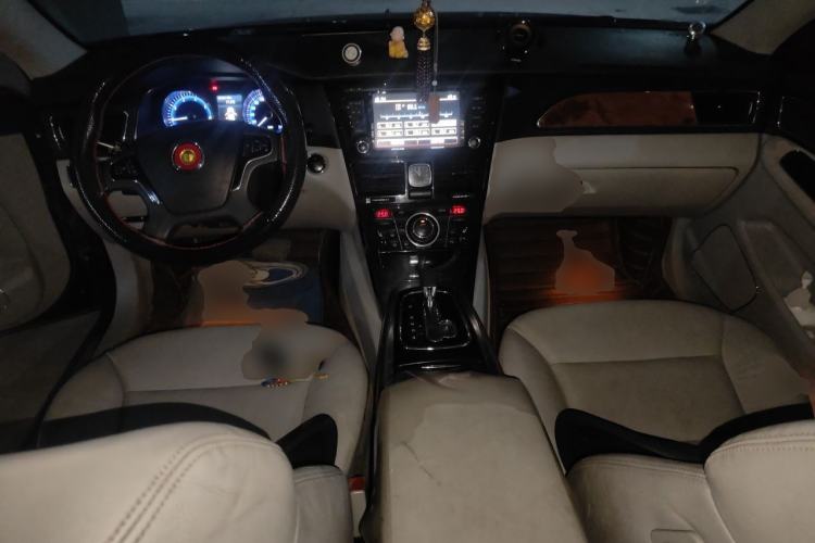 Used Hongqi H7 2015 2.0T Luxury Model Center Console
