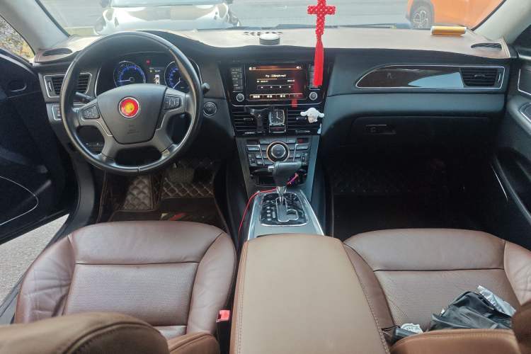 Used Hongqi H7 2015 1.8T Luxury Model Center Console