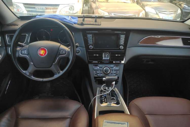 Used Hongqi H7 2015 2.0T Luxury Model Center Console