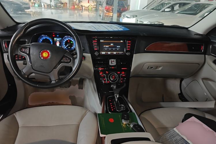 Used Hongqi H7 2015 2.0T Luxury Model Center Console