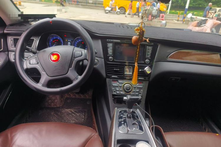 Used Hongqi H7 2015 2.0T Luxury Model Center Console