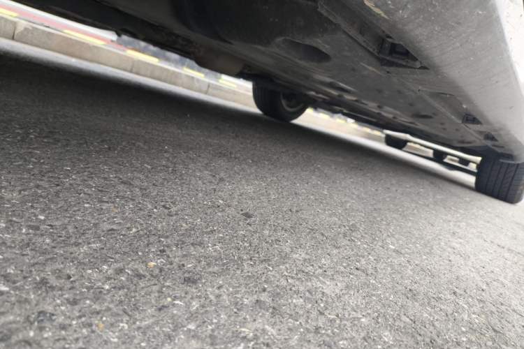 Used Hongqi H7 2015 2.0T Luxury Model Chassis Front Left