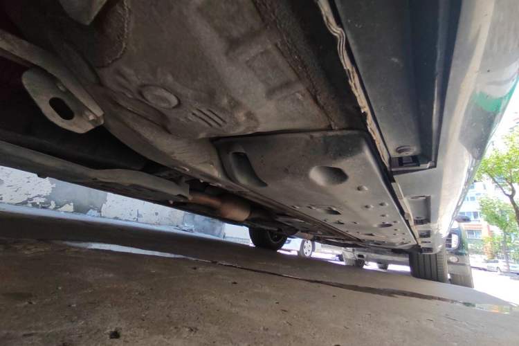 Used Hongqi H7 2015 2.0T Prestige Model Chassis Front Left