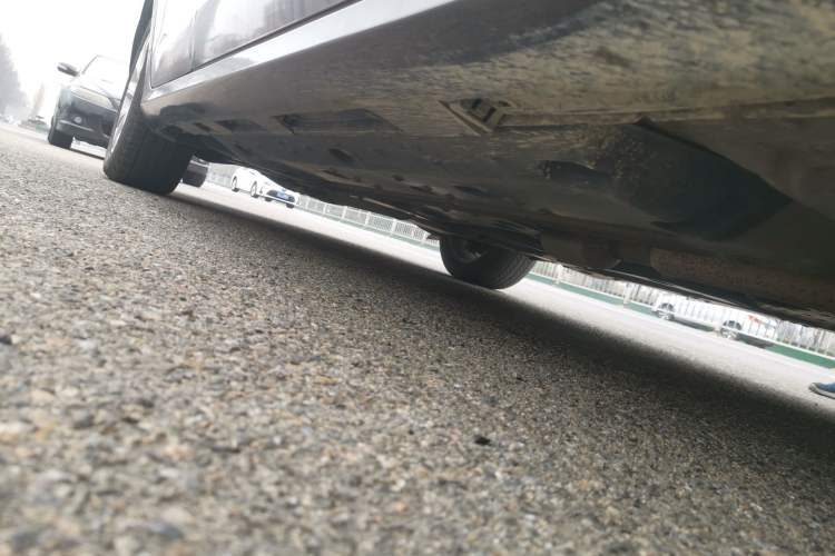Used Hongqi H7 2015 2.0T Luxury Model Chassis Front Right