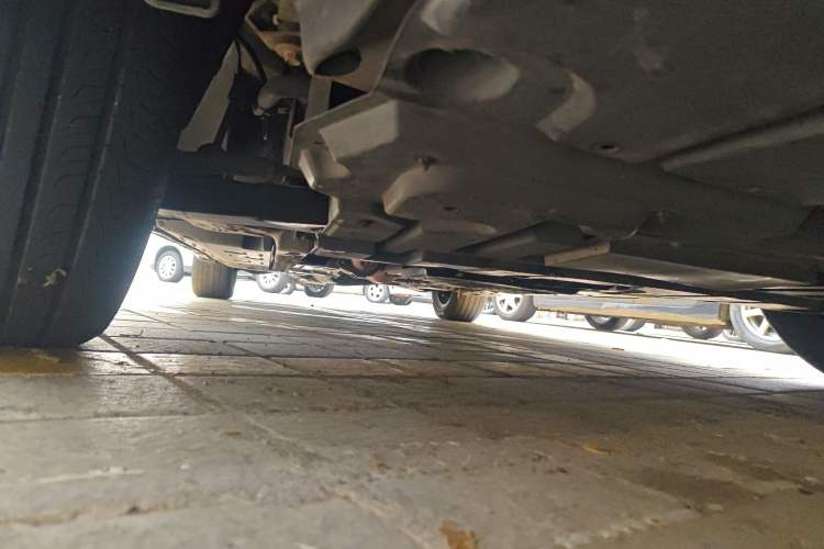 Used Hongqi H7 2015 2.0T Technology Model Chassis Front Right