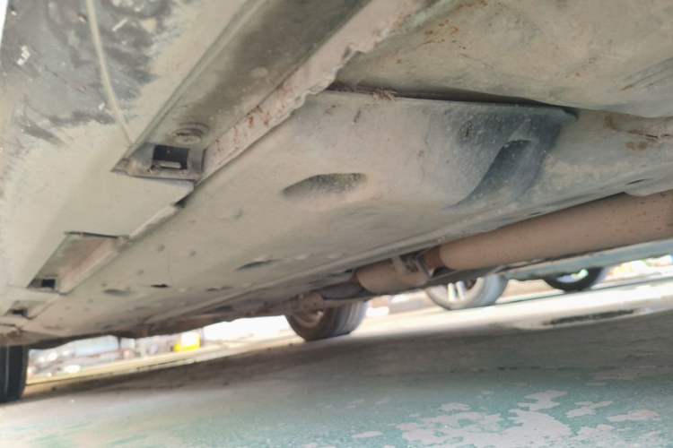 Used Hongqi H7  Chassis Front Right