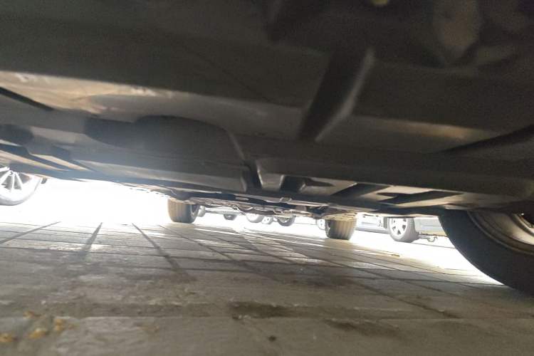 Used Hongqi H7 2015 2.0T Technology Model Chassis Front