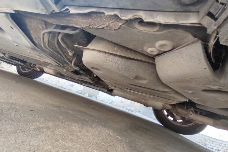 Used Hongqi H7 2015 2.0T Prestige Model Chassis Rear Left
