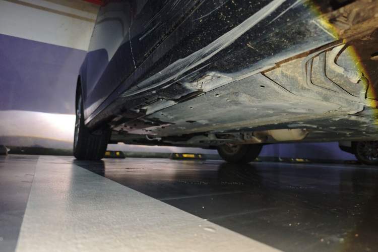 Used Hongqi H7 2015 2.0T Luxury Model Chassis Rear Left