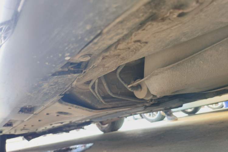 Used Hongqi H7  Chassis Rear Left