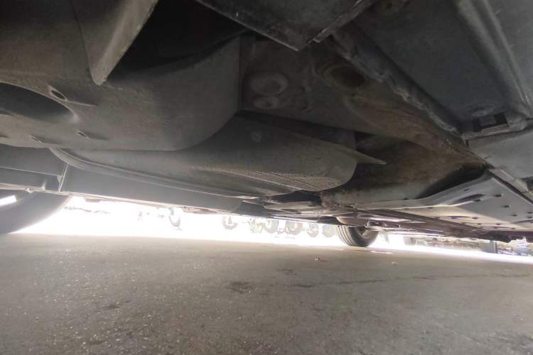 Used Hongqi H7 2015 2.0T Prestige Model Chassis Rear Right